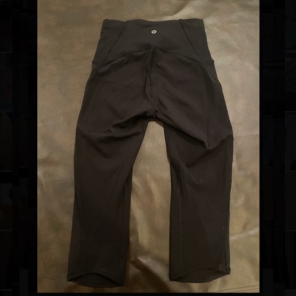 Lululemon SIZE 4 cropped leggings with mesh design at bottom - Picture 2 of 4